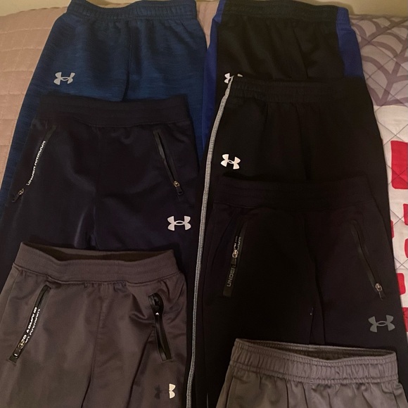 Bundle of 7 pairs of joggers and athletic wear pants - Picture 3 of 5